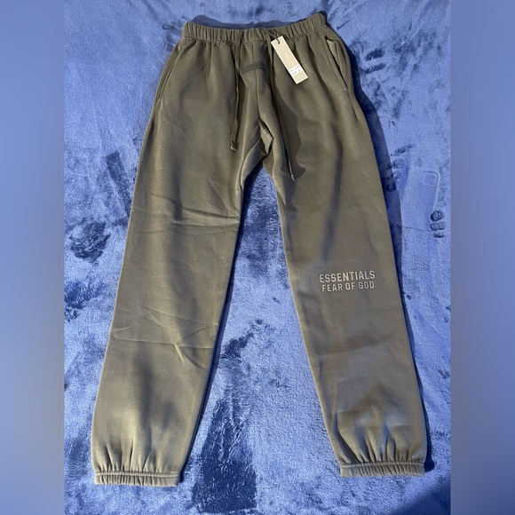 Essentials Sweatpants - Picture 2 of 4